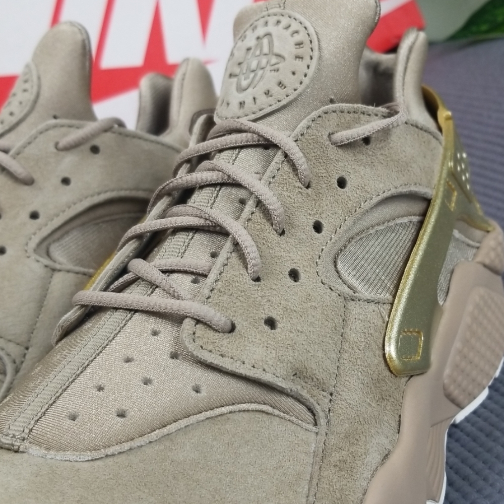 Nike Air Huarache Run Premium "Gold Rush" - Picture 6 of 8